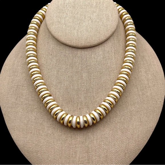 Summer Vintage White and Gold Tone Lucite Serpentine Necklace - Picture 1 of 12